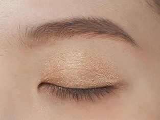 Eyeshadow Twinkie di kelopak mata