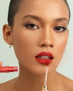 Kiss of Fire di kulit gelap