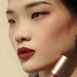 Vixen Glam di kulit terang