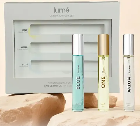 Kotak Unisex Parfum Set dengan botol BLUE, ONE dan AQUA